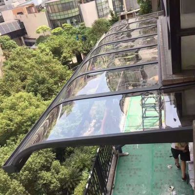 캐스터마이즈 된 검은 흰색 회색 PC 코팅 충격 저항 여러 크기 알루미늄 프레임 폴리카보네이트 아우닝