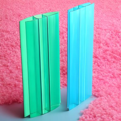 좋은 가격 충격 방지 폴리카보네이트 H 커넥터 / 폴리카보네이트 엑스트루레이드 플라스틱 프로필 온라인으로