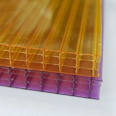 좋은 가격 자외선 보호 에너지 효율성 색칠 된 4층 폴리카보네이트 홀 로프 시트 천장 및 온실 온라인으로