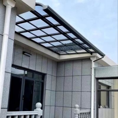 날씨에 견딜 수 있는 DIY 폴리카보네이트 천장