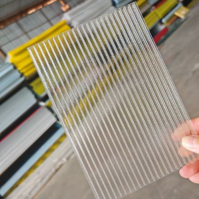 좋은 가격 6mm Crystal Clear Polycarbonate Hollow Sheet with High Optical Clarity and Thermal Insulation for Maximum Light Transmission 온라인으로