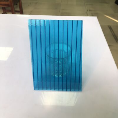 Length 2.44m 5.8m 11.9m Customized Plastic Polycarbonate hollow Sheet Easy To Install Blue Lightweight Weather Resistant Clear